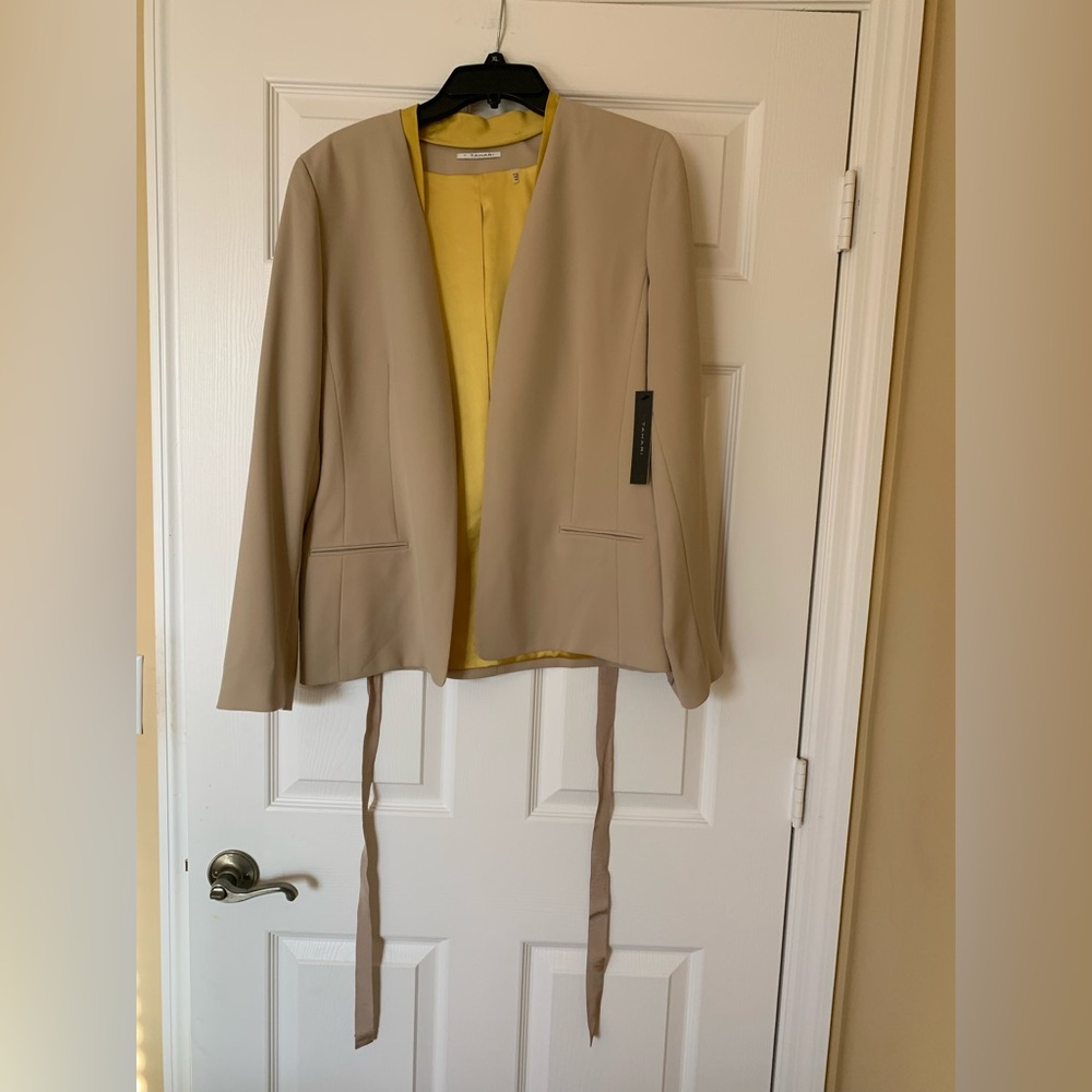 T Tahari Tan Blazer Modern Lightweight Design with Waist Ties,‎ Size 14 (NWT)